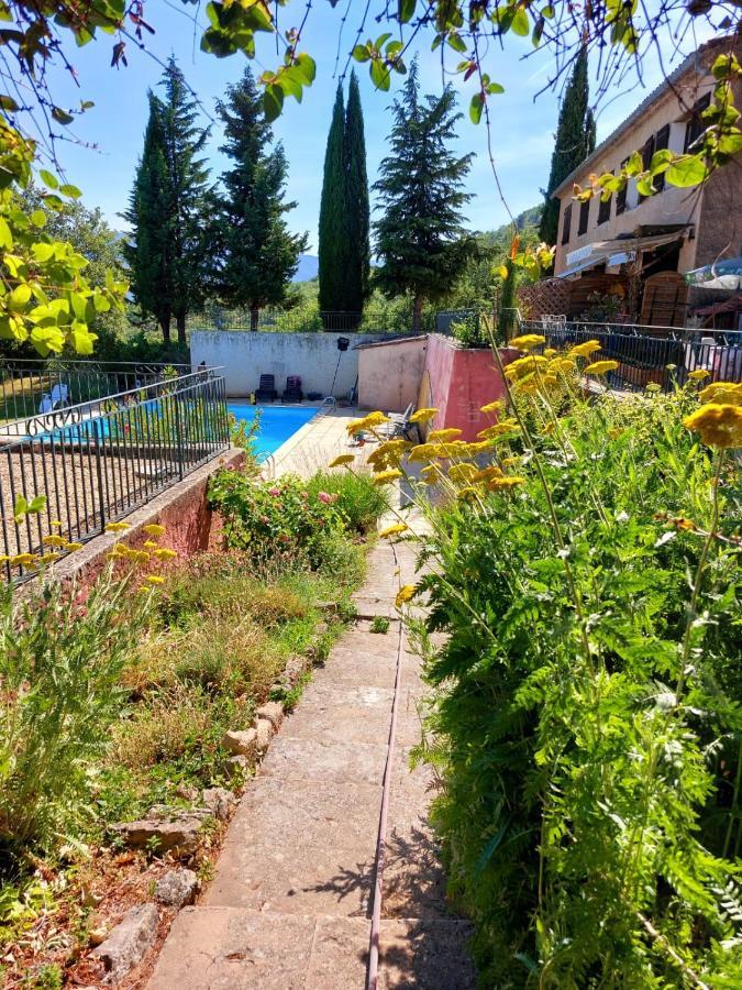 Logement D'Exception Pres Du Colorado Provencal Dans Une Residence Au Calme Avec Piscine Offrant Une Vue Imprenable Sur Le Luberon Depuis Sa Terrasse Viens Eksteriør billede
